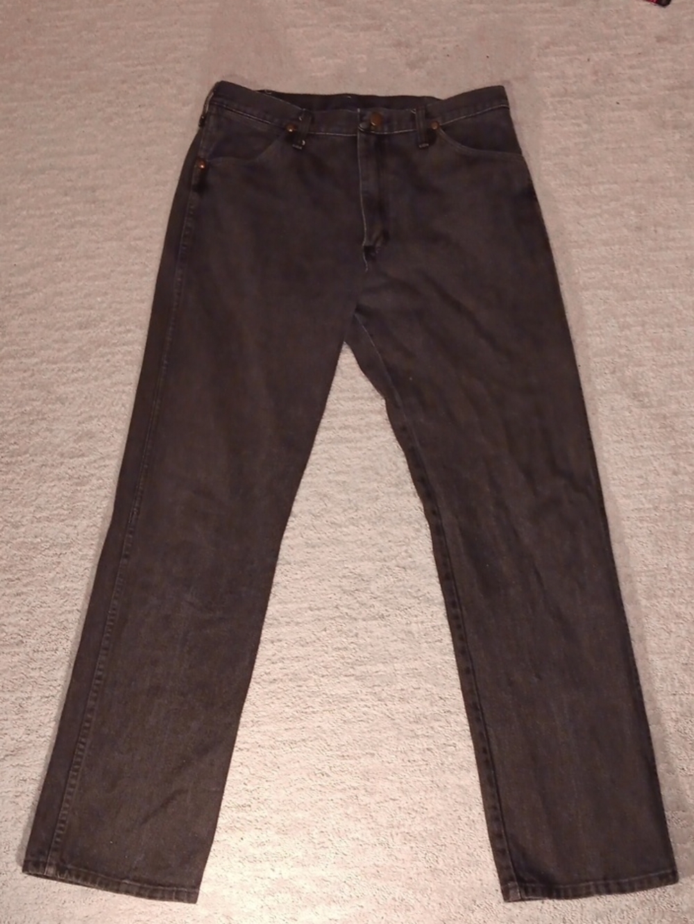 Wrangler Men's Dark Charcoal Straight Jeans
